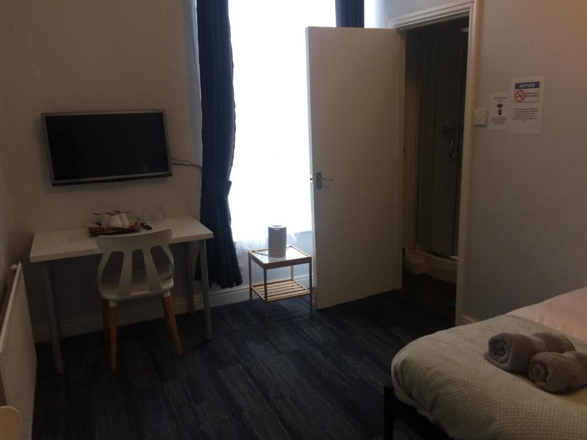 Chambre Lits Jumeaux avec Salle de Bains Privative