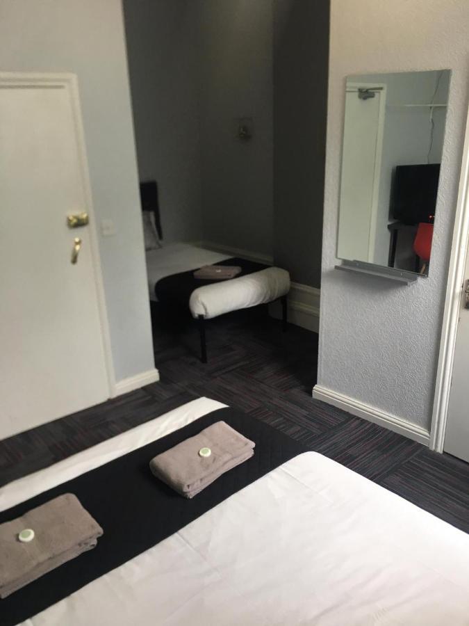 Chambre Triple avec Salle de Bains Privative