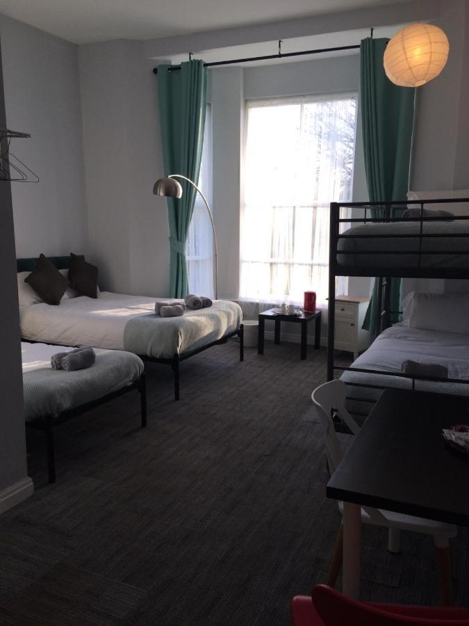 Chambre Familiale avec Salle de Bains Privative
