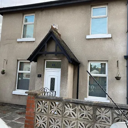 Double Bedroom In Manchester M19, Rm3 Double Bed-3
