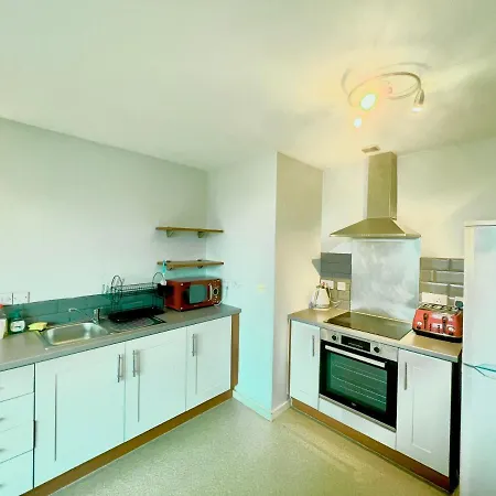 En-Suite Double Room In Shared City Center Apartment-2